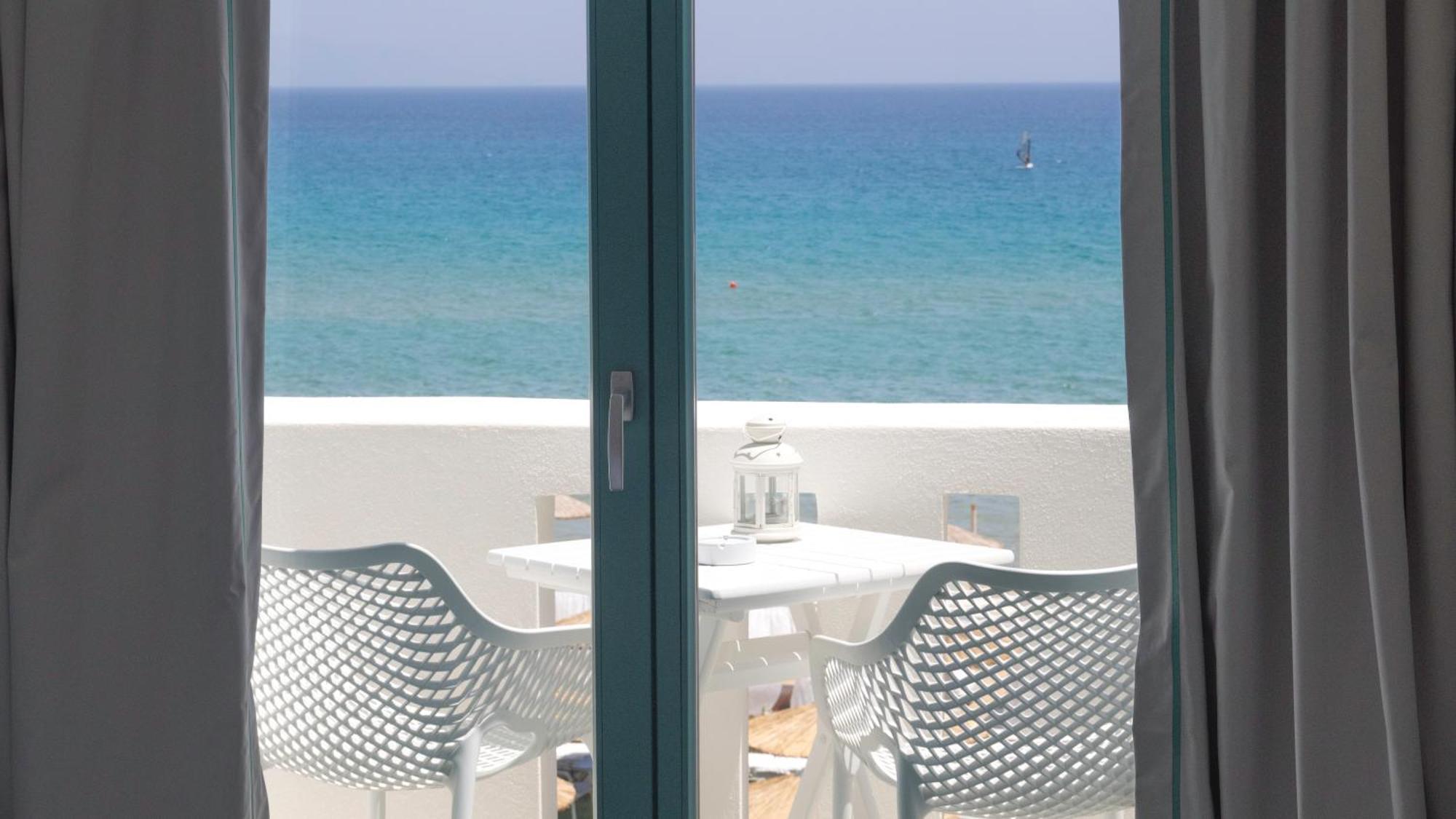 Amaryllis Beach Hotel Chrisi Akti  Room photo